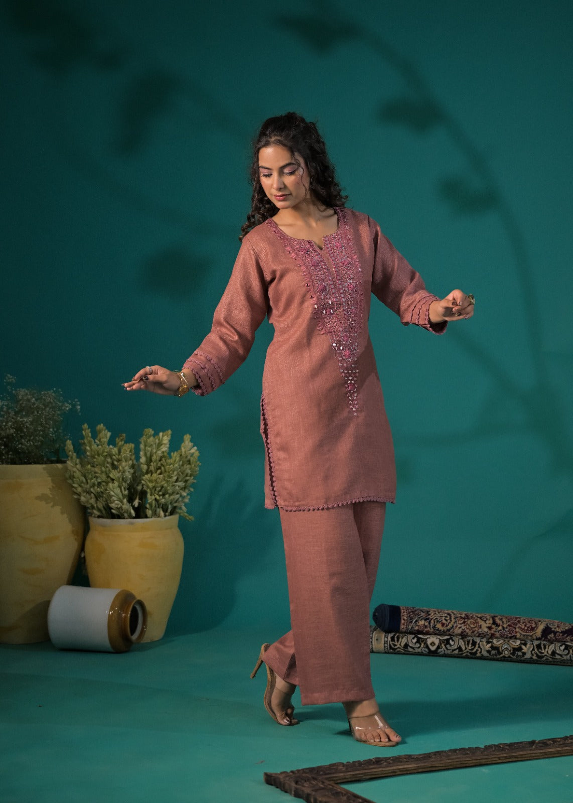 Embroidered Yoke Scalloped Hem Kurta and Pant Co-ord Set