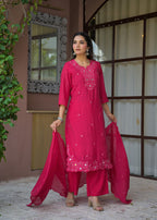 Festive Scalloped Hem Kurta Set