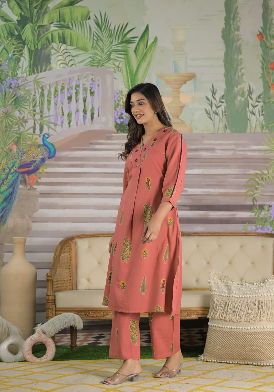 Elegant Floral Motif A-Line Tunic Kurti Set